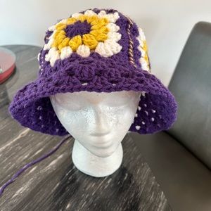 Ravens inspired crocheted bucket hat. 🪣